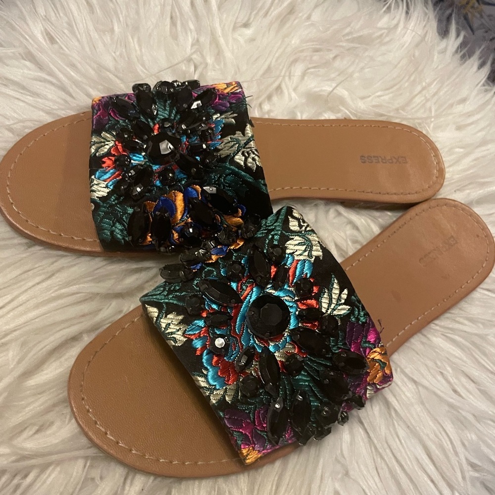 Sandals - Picture 2 of 4